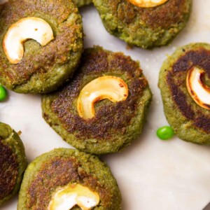 close up of hara bhara kebabs to show their texture