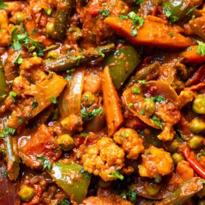 a close up image of veg kadai to show it's texture and color