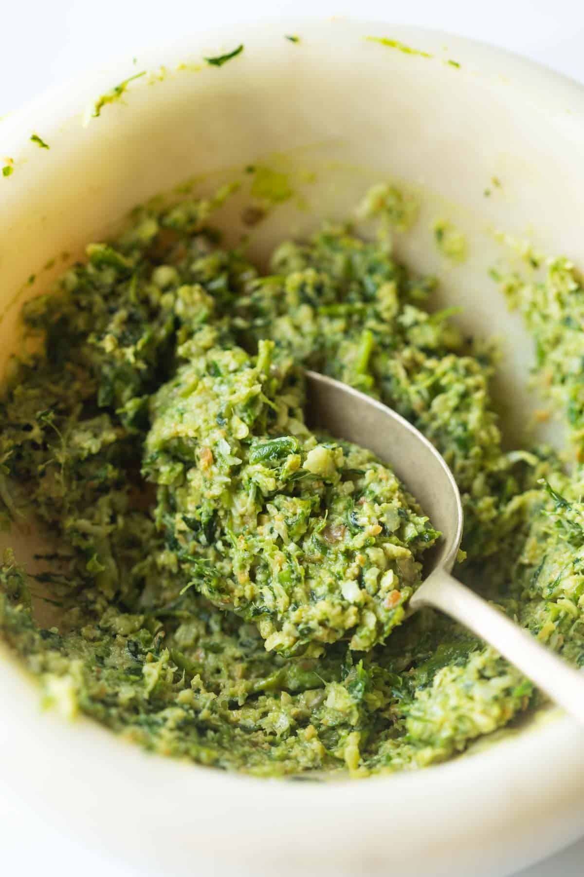 an image of freshly pounded thecha to show it's texture and consistency