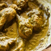 close up of hariyali chicken to showcase it's texture