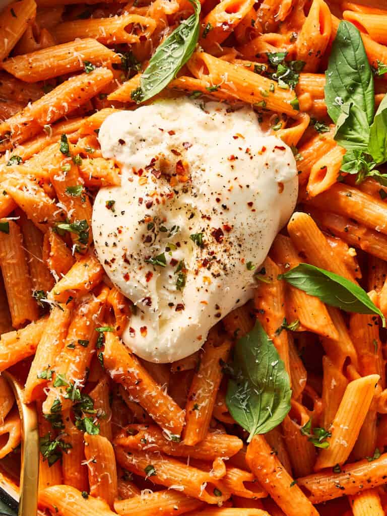 Easy One-Pot Spicy Vodka Pasta with Burrata (30 Minutes)