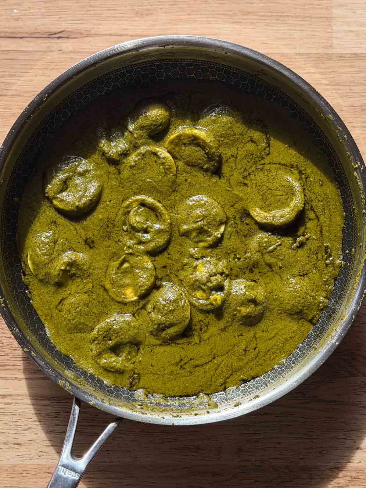Creamy and Healthy Green Egg Curry