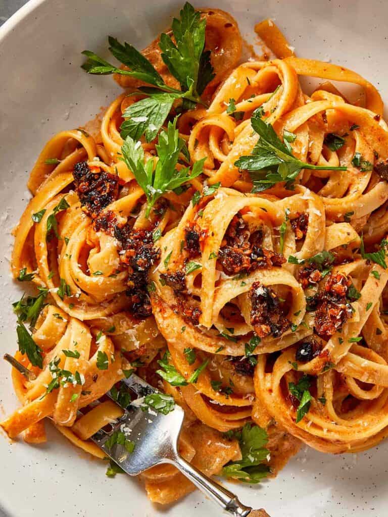 The Best One Pot Pasta (Spicy & Creamy)
