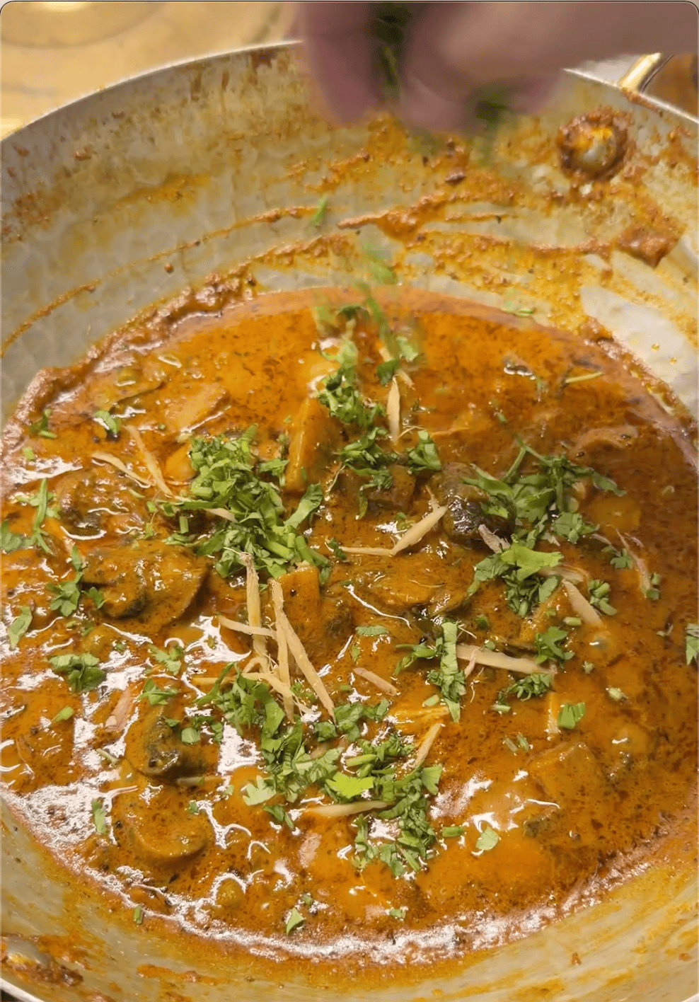 step 4 of making mushroom matar masala