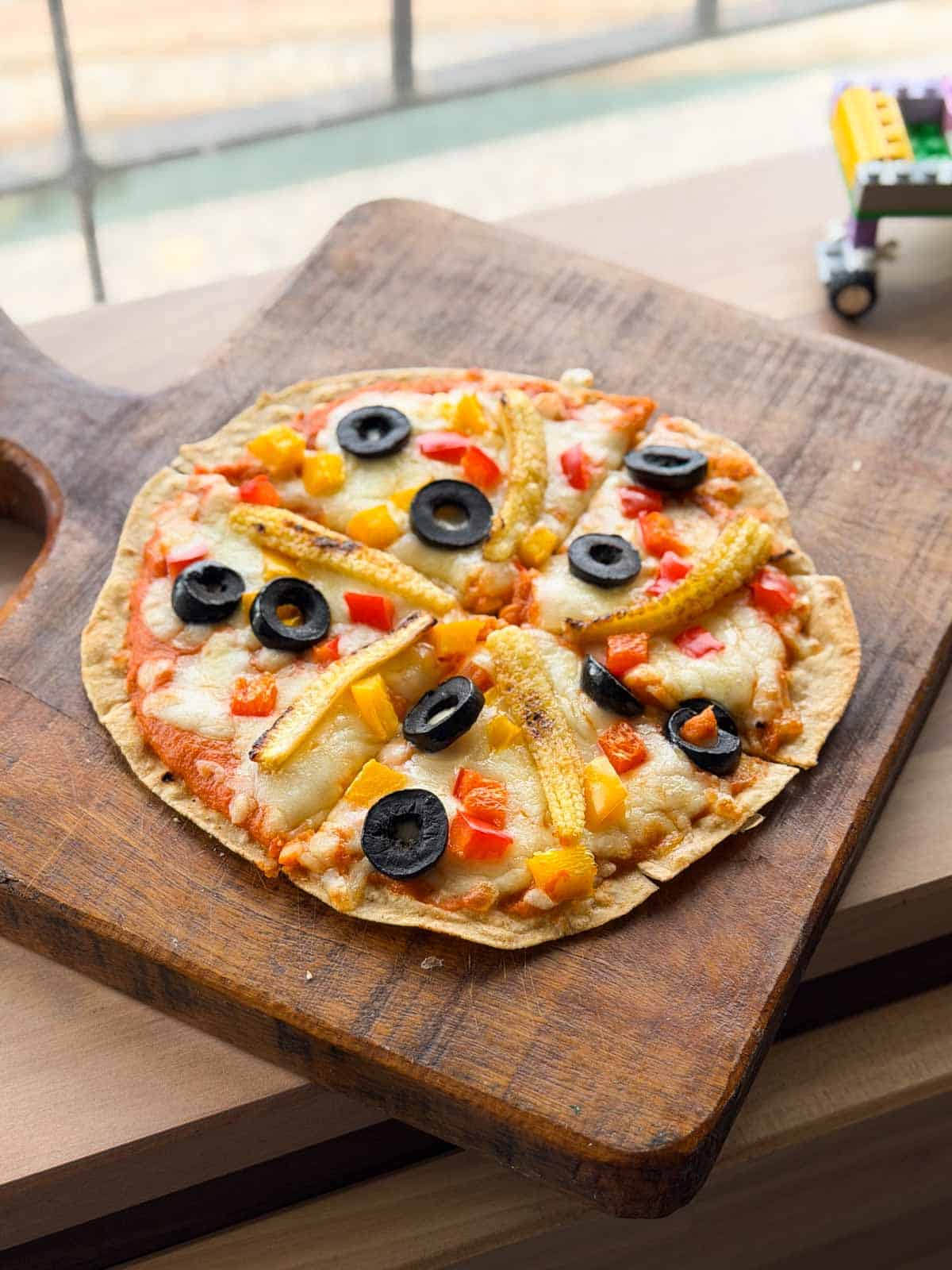 air fryer roti pizza ready to be served