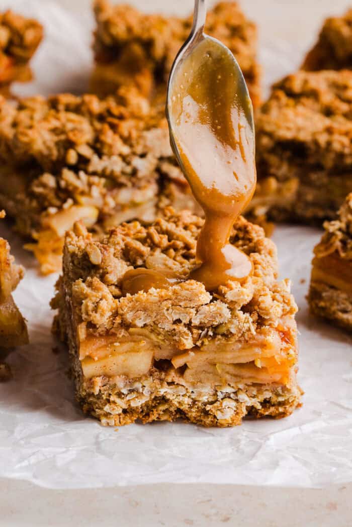 Healthy Apple Pie Crumble Bars